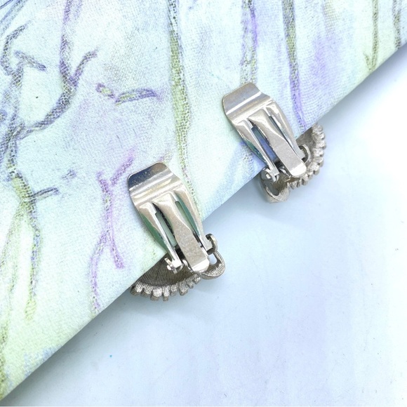 Silvertone Thistle Brooch & Clip On Earrings Set Vintage - Picture 7 of 8